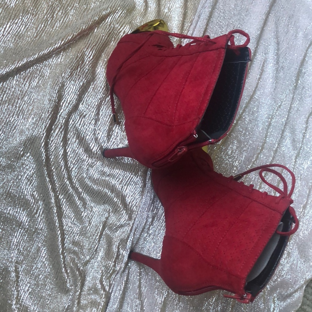 Red booties - Picture 3 of 5